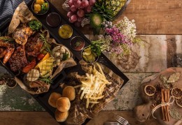 夢見獨自用餐代表什麼？ 13個夢境解讀（夢見別人暴飲暴食、夢見站著吃飯）