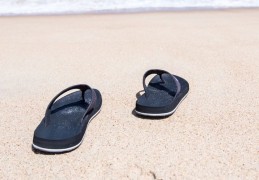 夢見拖鞋代表什麼？ 23個夢境解讀（夢見有人偷你的拖鞋、夢見穿拖鞋卻沒想過買拖鞋）