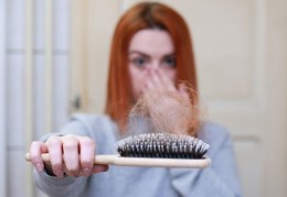 夢見脫髮代表什麼？10 個夢境解讀