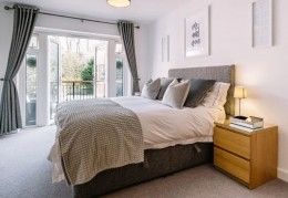 夢見一張床代表什麼？ 24個夢境解讀（夢見陌生人躺在床上、夢見把人綁在床上）