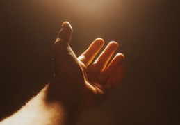 夢見髒手代表什麼？26個夢境解讀（夢見洗手、夢見手被砍斷）