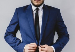 夢見領帶代表什麼？22個夢境解讀（夢見買領帶、 夢見賣領帶）