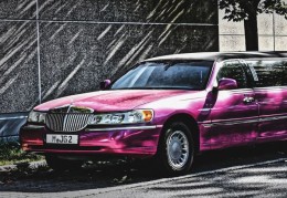 夢見豪華轎車代表什麼？9 個夢境解讀