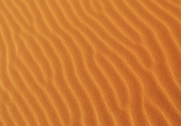 夢見沙子代表什麼？ 25個夢境解讀（夢見將人埋在沙中、夢見把頭埋進沙裡）