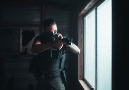 夢見防彈背心代表什麼？21個夢境解讀（夢見自己獲得防彈背心、夢見送防彈背心）