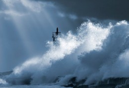 夢見​暴風雨是什麼預兆？9 個含義和象徵