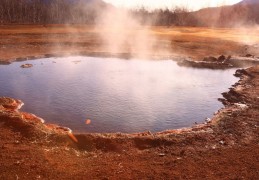 夢見溫泉代表什麼？ 8個夢境解讀（夢見住在溫泉裡、夢見離開溫泉）