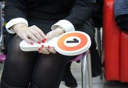 夢見拍賣代表什麼？12個夢境解讀（夢見殺死拍賣師、夢見親吻拍賣師）