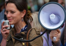 夢見有人叫你的名字代表什麼？ 24 個夢境解讀