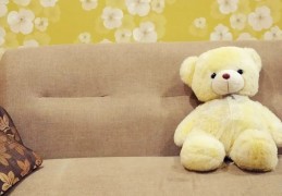 夢見沙發代表什麼？ 15個夢境解讀（夢見有人丟掉沙發 、 夢見睡在沙發上）