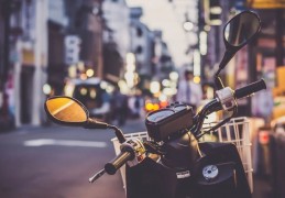 夢見機車代表什麼？ 22個夢境解讀（夢見有人騎著摩托車追你、 夢見摩托車事故）