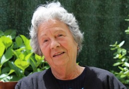 夢見奶奶代表什麼？ 33個夢境解讀（夢見奶奶去世、夢見奶奶哭泣）