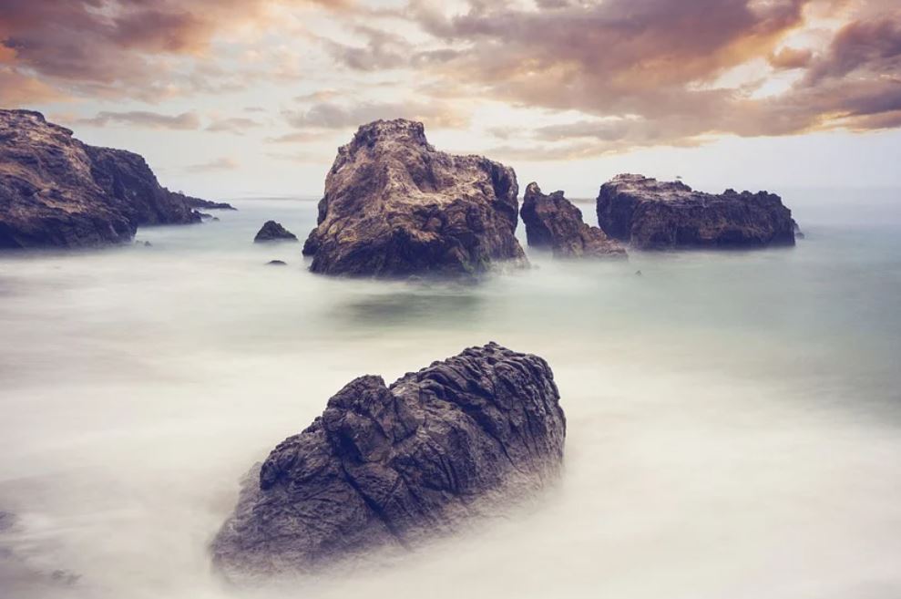 夢見岩石代表什麼？ 17個夢境解讀（夢見有人打破石頭、夢見攀岩牆）