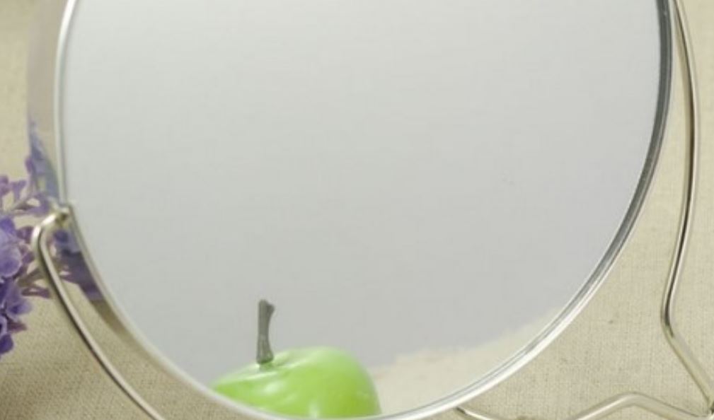 夢見鏡子代表什麼？ 24個夢境解讀（夢見住在鏡子裡、夢見接受鏡子）