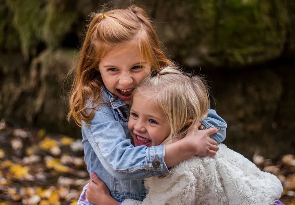 夢見姊妹代表什麼？ 27個夢境解讀（夢見姐姐死去，夢見姐姐吵架）