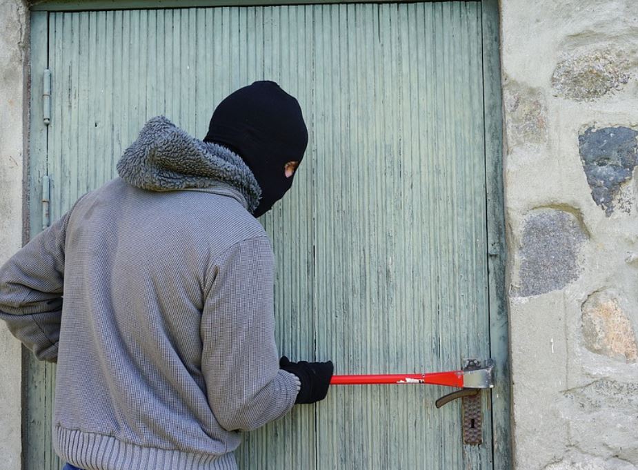 夢見小偷代表什麼？ 23個夢境解讀（夢見親吻小偷、夢見殺小偷）