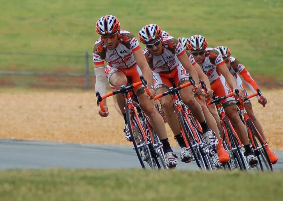 夢見體育賽事代表什麼？ 23個夢境解讀（夢見被邀請參加運動會、夢見遲到運動會）