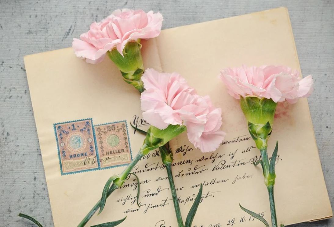 夢見信件代表什麼？ 24個夢境解讀（夢見別人點燃一封信、夢見打開別人的信）-頭條解讀