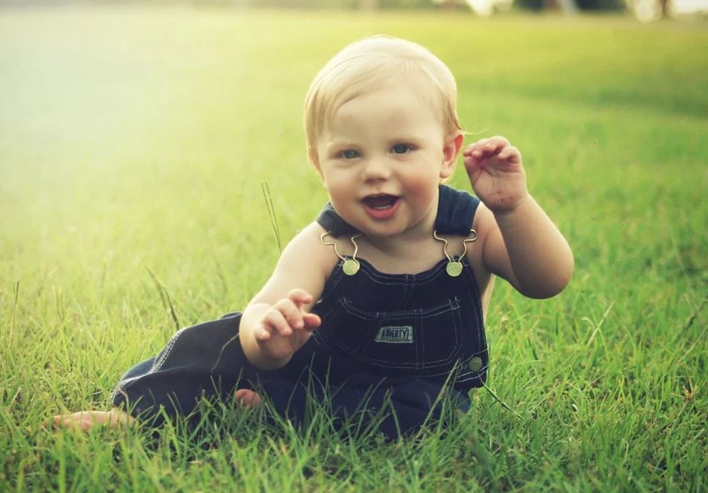 夢見嬰兒代表什麼？ 19個夢境解讀（夢見一個奇怪嬰兒 、夢見換尿布）-頭條解讀