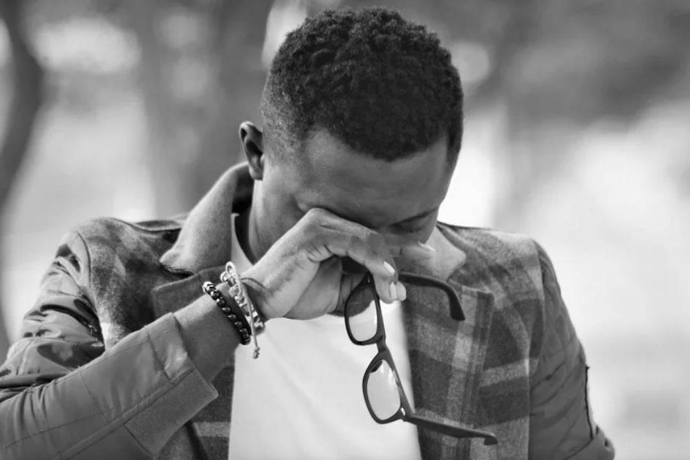 夢見淚水代表什麼？ 23個夢境解讀（夢見擦淚、夢見血淚）-頭條解讀