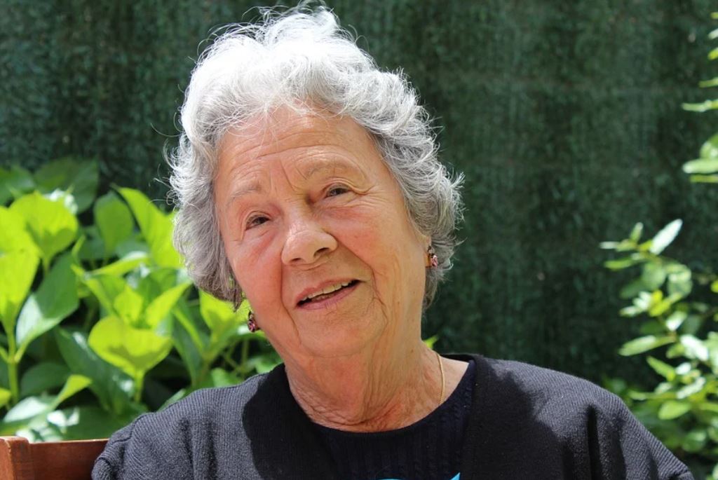 夢見奶奶代表什麼？ 33個夢境解讀（夢見奶奶去世、夢見奶奶哭泣）-頭條解讀