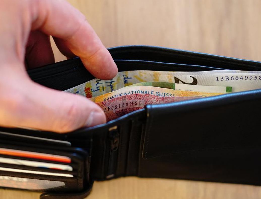 夢見錢包代表什麼？ 50個夢境解讀（夢見丟錢包、夢見找到錢包）-頭條解讀