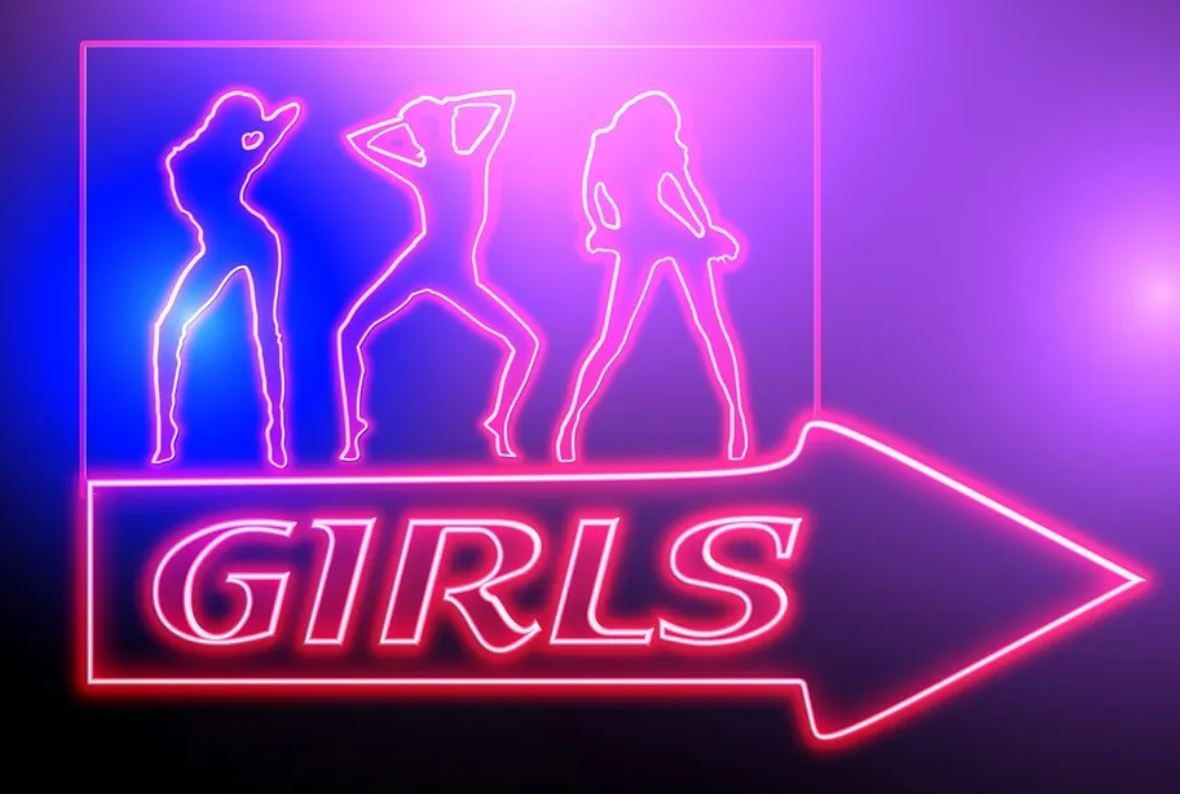 夢見酒吧女孩代表什麼?24個夢境解讀(夢見追逐、夢見與搏鬥)-頭條解讀 夢見酒吧女孩代表什麼?24個夢境解讀(夢見追逐、夢見與搏鬥)-頭條解讀