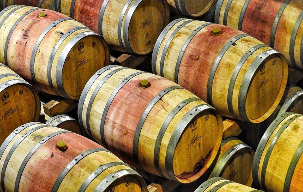 夢見桶滿了代表什麼？22個夢境解讀（夢見接過一個桶子、夢見滾動桶子）-頭條解讀