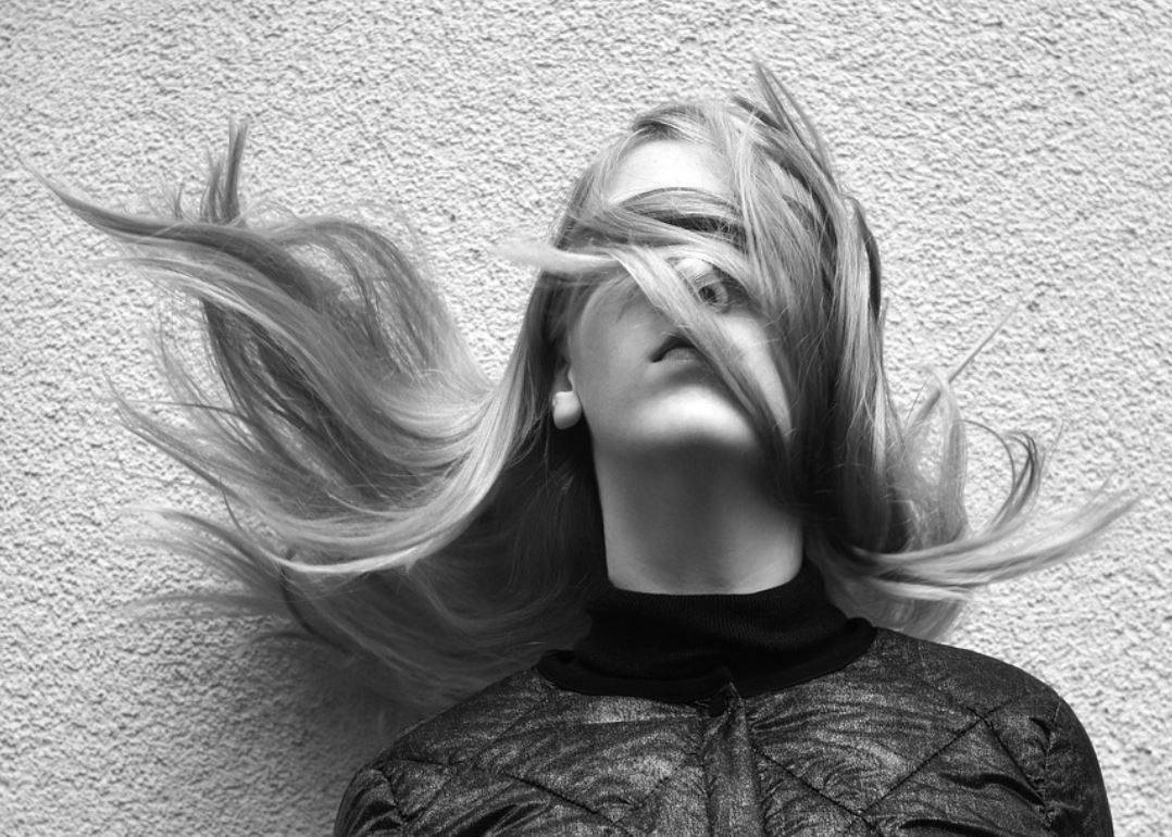 夢見失明代表什麼？12個夢境解讀（夢見盲女、夢見盲童）-頭條解讀