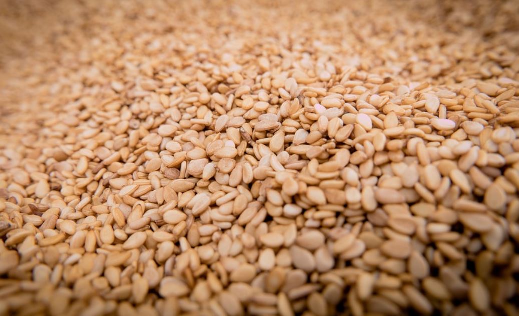 夢見芝麻代表什麼？16個夢境解讀（夢見脫落芝麻、夢見別人灑芝麻）-頭條解讀