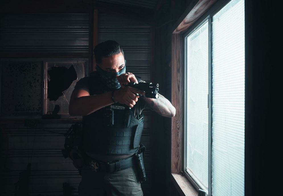 夢見防彈背心代表什麼？21個夢境解讀（夢見自己獲得防彈背心、夢見送防彈背心）-頭條解讀