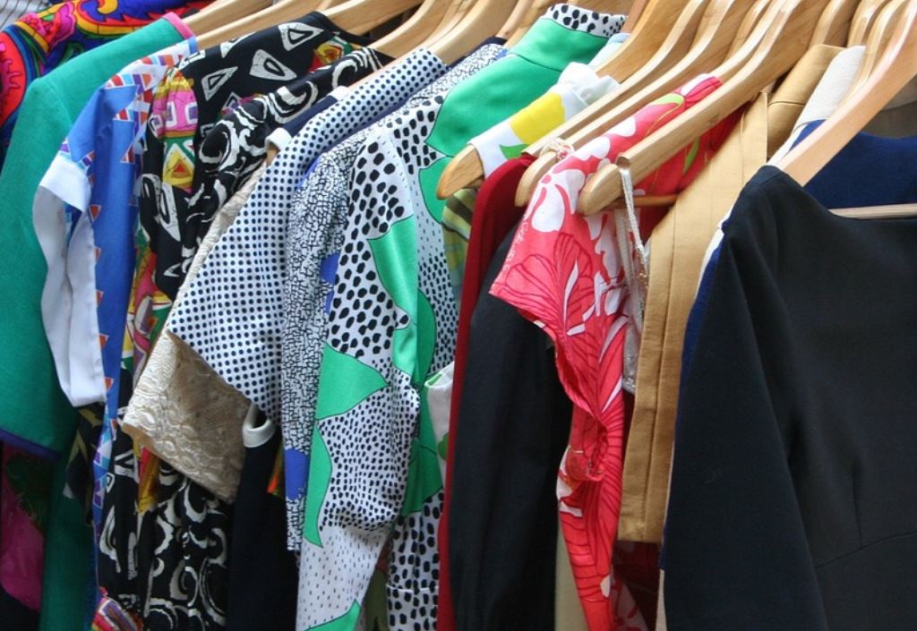 夢見衣服代表什麼？25個夢境解讀（夢見白衣、夢見黃衣）-頭條解讀