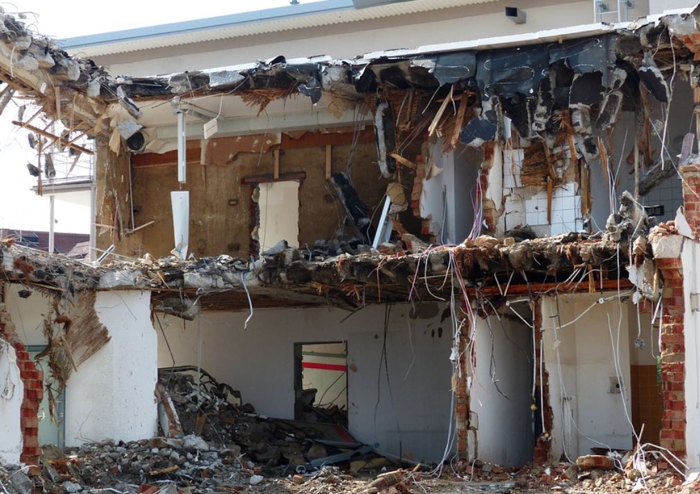 夢見廢墟代表什麼？21個夢境解讀（夢見他人在廢墟中沉睡、夢見被遺跡困住）-頭條解讀