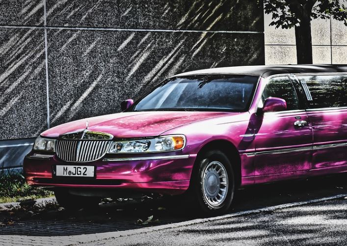 夢見豪華轎車代表什麼？9 個夢境解讀-頭條解讀