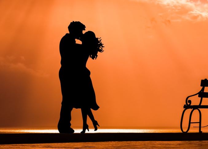 夢見接吻代表什麼？11 個夢境解讀-頭條解讀