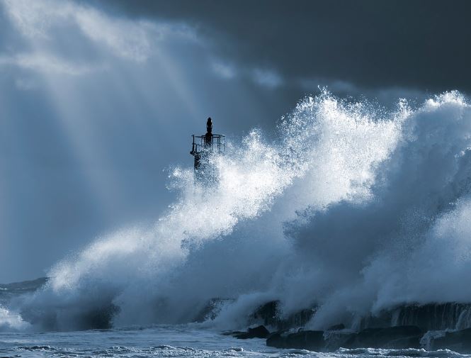 夢見​暴風雨是什麼預兆？9 個含義和象徵-頭條解讀