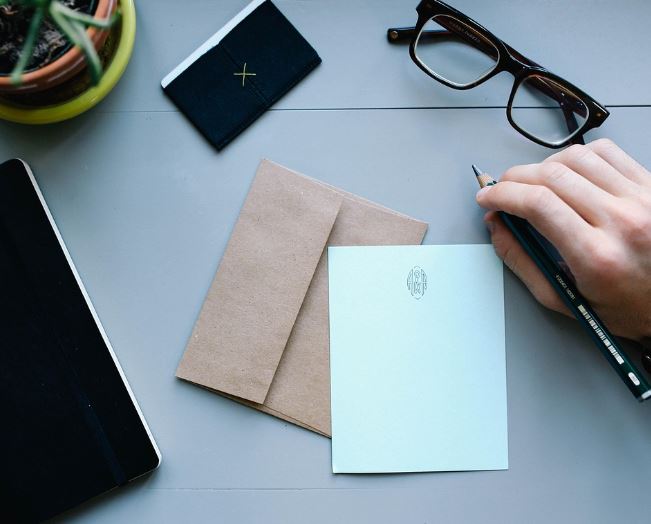 夢見信件是什麼預兆？11 個含義和象徵-頭條解讀