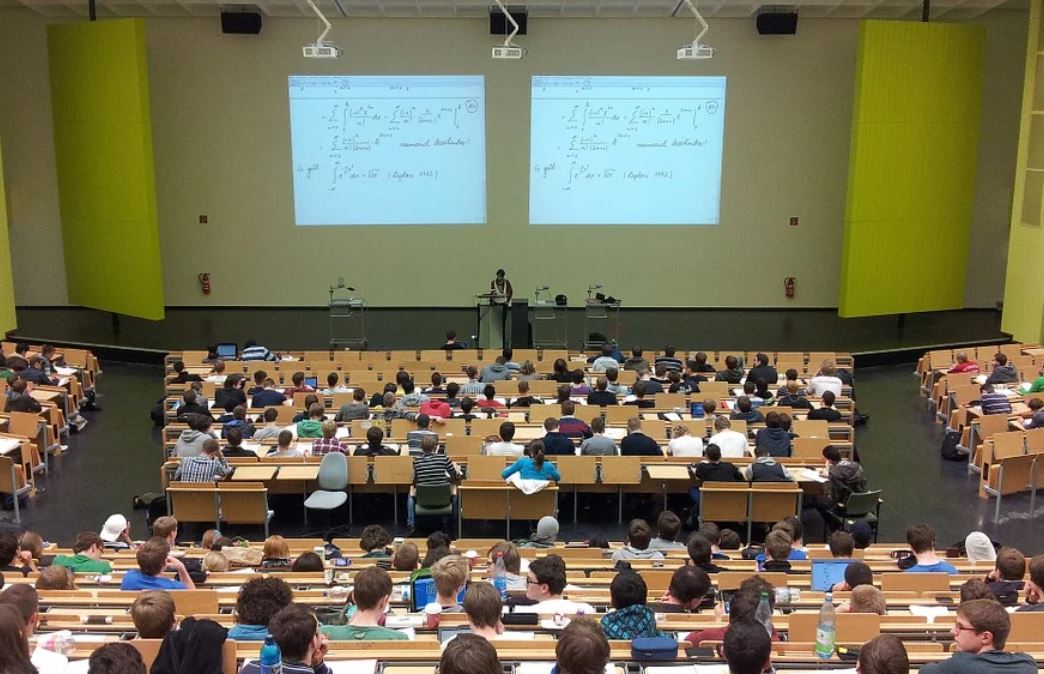 夢見講課是什麼預兆？10 個含義和象徵-頭條解讀